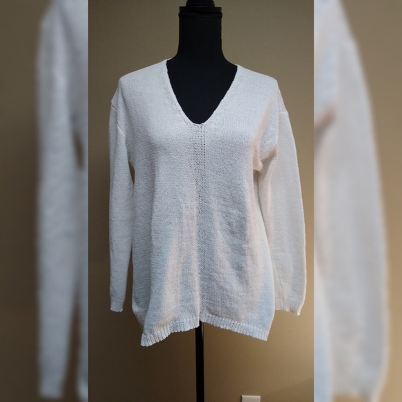 Philosophy Sweaters - Philosophy chenille LS v-neck sweater